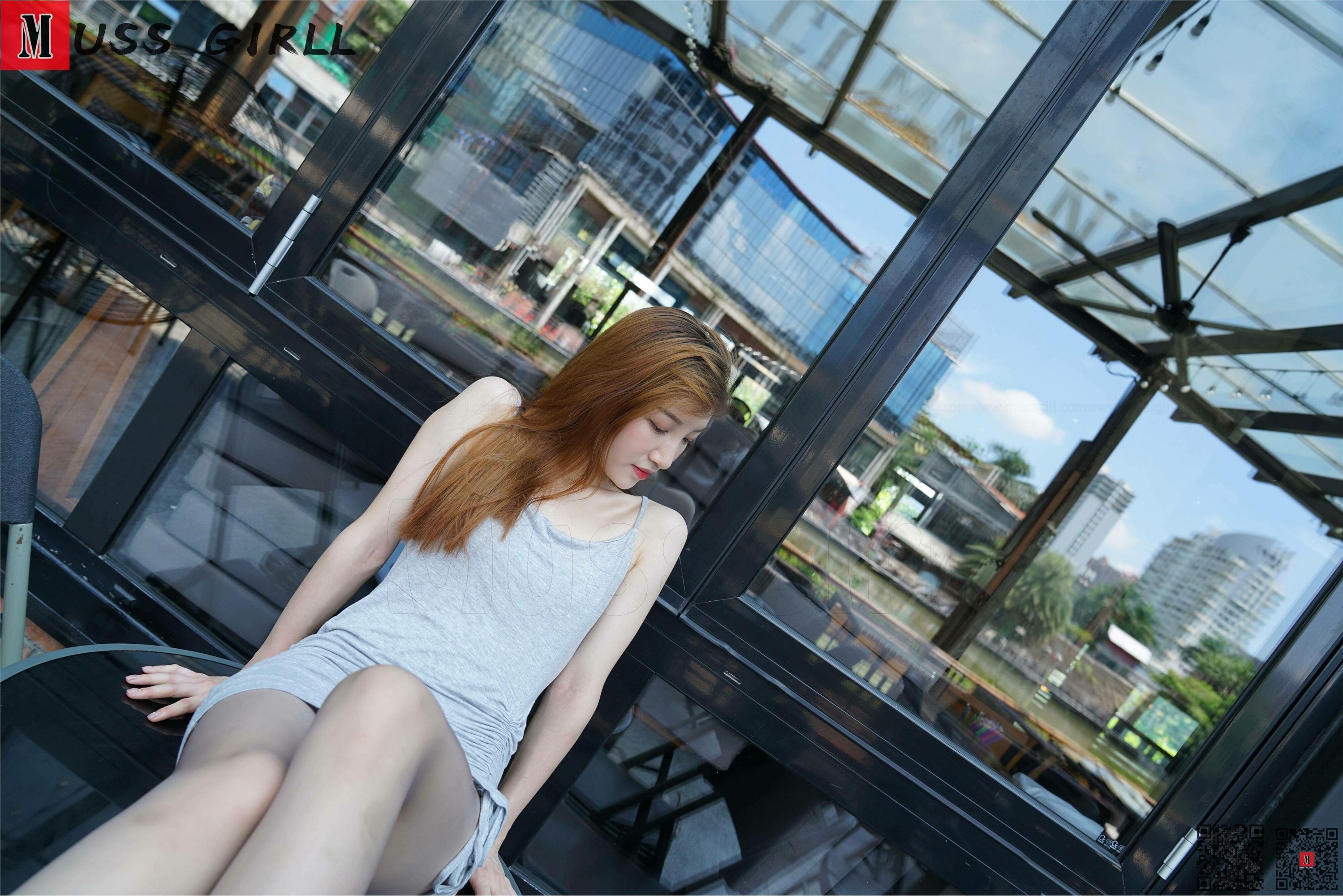 MussGirl慕丝女郎  NO.163 户外灰丝包臀裙